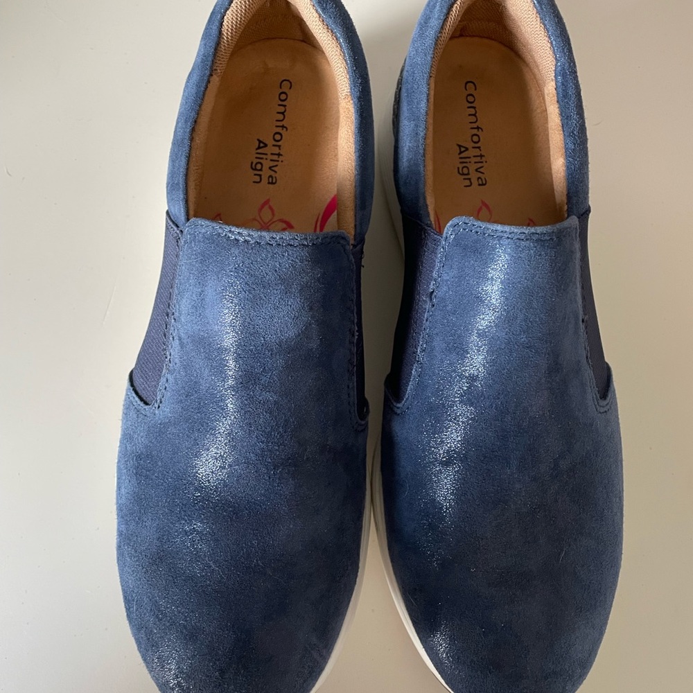 Comfortiva “align” leather slip on tennis shoes.